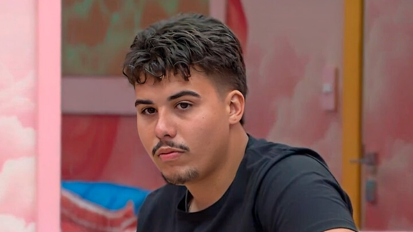 Fora do 'BBB 26', Pedro pode se livrar de prisão por importunação sexual caso surto psicótico seja constatado? Advogada opina sobre diagnóstico e futuro na Justiça