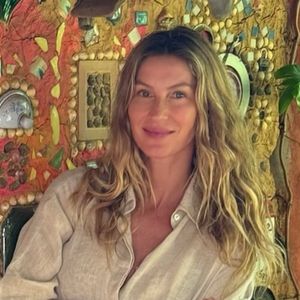 Mesmo com pouco tempo de tela, Gisele Bündchen deixou sua marca em ‘O Diabo Veste Prada’, que se tornou um clássico do cinema