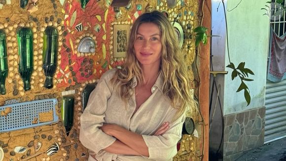 Mesmo com pouco tempo de tela, Gisele Bündchen deixou sua marca em ‘O Diabo Veste Prada’, que se tornou um clássico do cinema