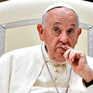 "Seu olhar deve estar fixo em Jesus, e não nas telenovelas", declarou o papa em missa pública