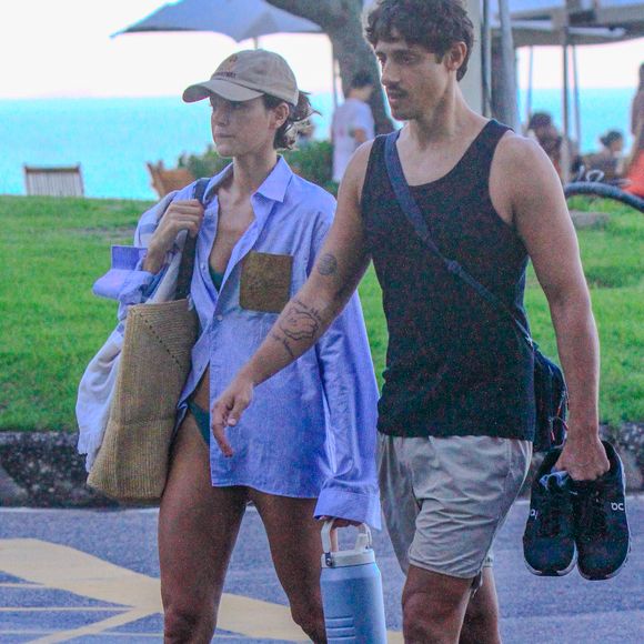A produção usada por Bruna Marquezine reforçou o estilo despojado que a atriz costuma apostar fora dos eventos