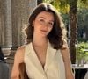 As sandálias douradas que as mulheres elegantes que não gostam de salto alto compram: confortáveis e com desconto máximo na AnaCapri