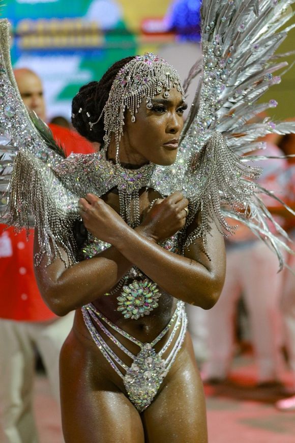 Erika Januza não queria deixar o cargo, mas a Viradouro preferiu dispensá-la para ter alternância no posto