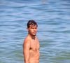 Bruninho Samudio foi fotografado na tarde desta segunda-feira (29), enquanto aproveitava um dia de praia na Zona Sul do Rio de Janeiro