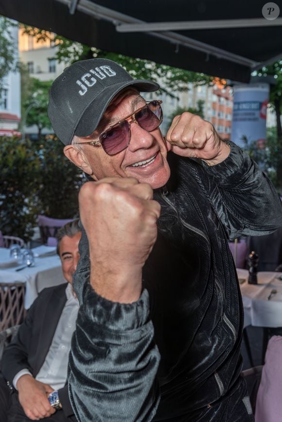 "Gostaria de dizer que é importante comer vegetais, pois todas as doenças começam no intestino", diz Jean-Claude Van Damme
