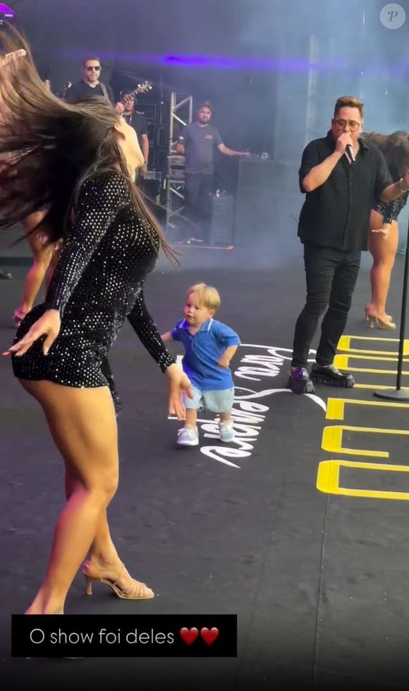 José Leonardo se divertiu no palco do show do avô Leonardo