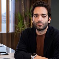 Resumo da novela 'Vale Tudo', capítulo de quinta-feira, 21 de agosto: Sardinha acaba com segredo de Maria de Fátima. Saiba reação de Afonso!