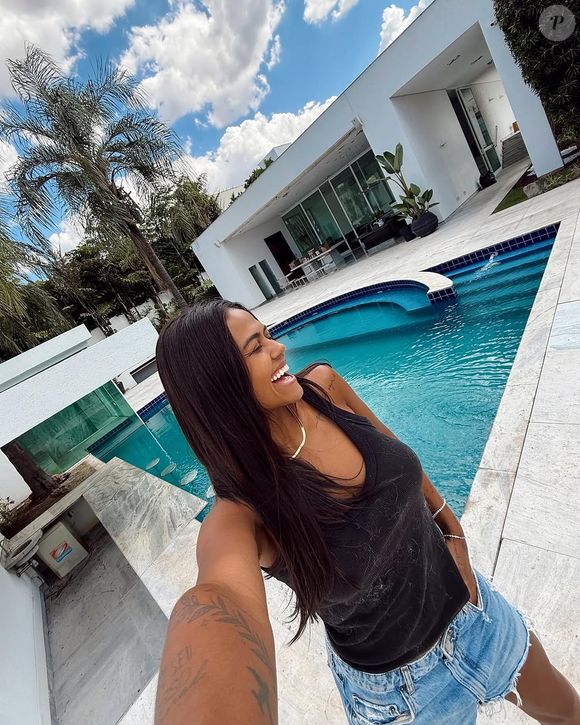 Camila Loures é dona de mansões milionárias; sua última aquisição divulgada publicamente está avaliada em R$ 28 milhões