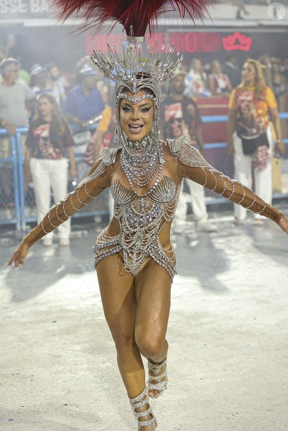 Em nota, o Salgueiro disse que a cobrança de valores, como feito com Gkay, é normal no Carnaval