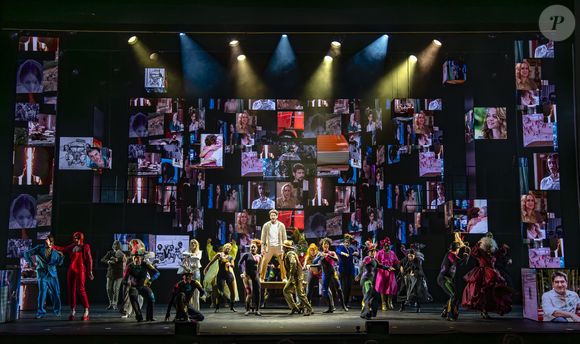 'Espelho Mágico - O musical' sofre com 'poluição visual e narrativa'