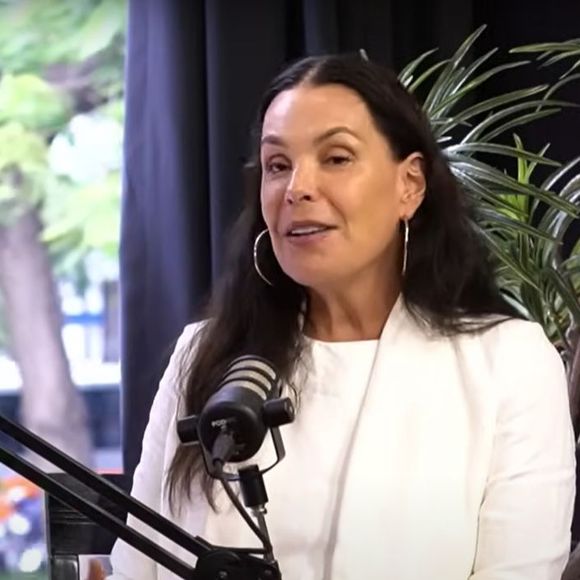 Carolina Ferraz abriu o jogo sobre Eduardo Moscovis e a repercussão do casal que marcou a novela 'Por Amor', de Manoel Carlos
