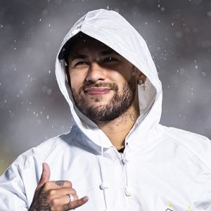 Any Awuada alegou um suposto envolvimento com o jogador de futebol Neymar.