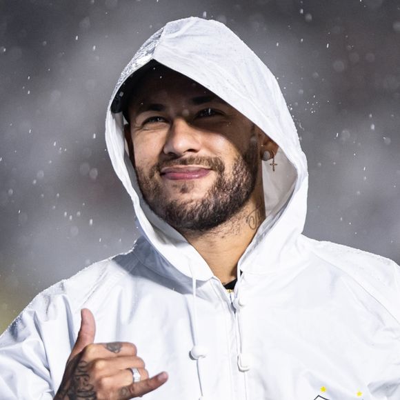 Any Awuada alegou um suposto envolvimento com o jogador de futebol Neymar.