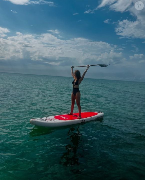 Mariana Ximenes apareceu com uma sequência de maiôs completamente diferentes em fotos ousadas