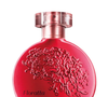 O perfume Floratta Red, de O Boticário, é sofisticado, marcante, sensual, com notas de frutas vermelhas, além de flor de laranjeira no corpo e âmbar na base.