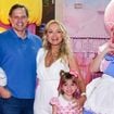 Puro luxo! Eliana comemora aniversário de 8 anos da filha com festão de tema inusitado e bolo de quatro andares: 'Pra mim foi novidade'