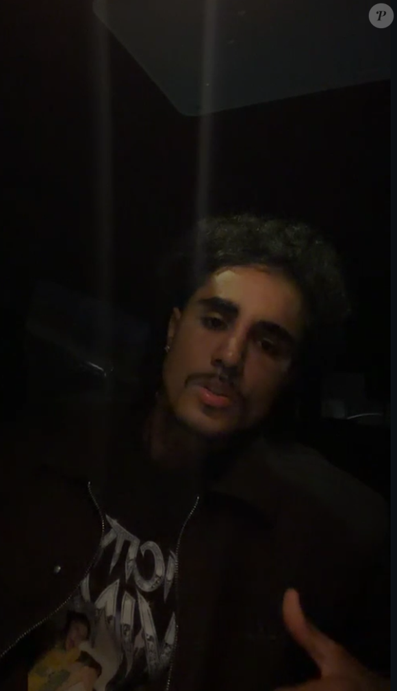 Em uma live, Mc Livinho pediu respeito para a família dele e a de Virgínia Fonseca