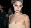 Quando atingiu a maioridade, Angelina Jolie começou a se destacar em Hollywood