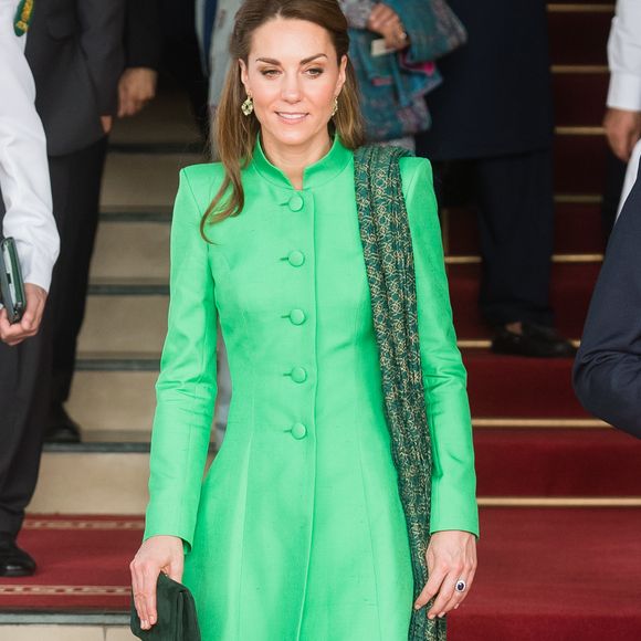 A Princesa Kate Middleton já usou várias tonalidades de verde em diversos momentos.
