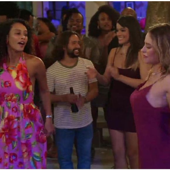 Novela ‘Vale Tudo’: Raquel (Taís Araújo) viveu uma disputa de samba com Heleninha (Paolla Oliveira)