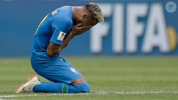 Álbum de figurinhas da Copa 2026 incompleto pode levar à frustração de crianças, mas pais devem evitar comparação. 'Tentação é comparar'