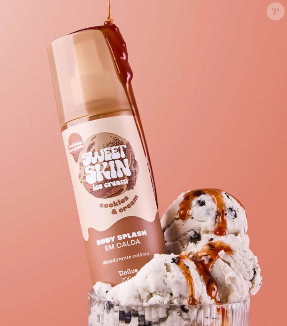 O Body Splash em Calda Cookies & Cream, da Dailus, é uma ótima opção para usar tanto de dia como na parte da noite. Uma fragrância que lembra as caldas de sorvete, traz coco, chocolate, macadâmia, além de baunilha e musk.