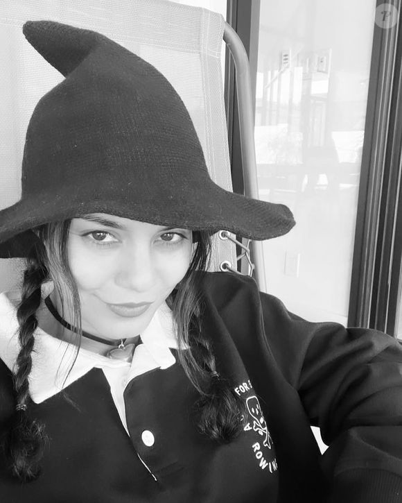 Vanessa Hudgens se descobriu 'bruxa' durante filmagem da Netflix e revelou detalhes sobre sua mediunidade e conexão com espíritos