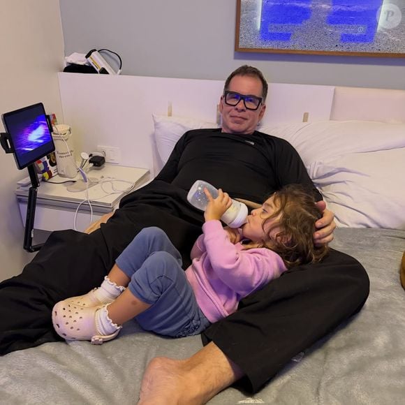 Hoje, Leandro Hassum tem uma relação saudável com seu peso e corpo, mas ainda recorre a tratamentos psicológicos para lidar com as transformações