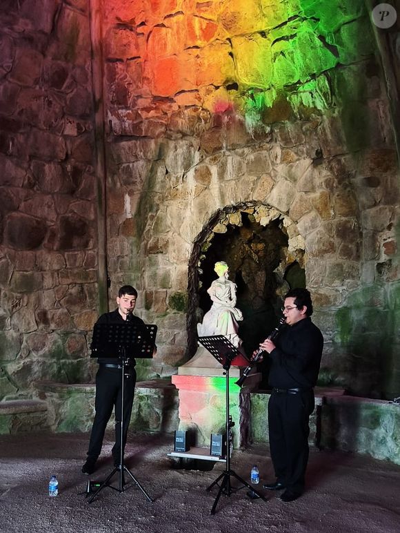 A Quinta da Regaleira integra a Paisagem Cultural de Sintra, reconhecida como Patrimônio Mundial da UNESCO, e reúne jardins, lagos, grutas e túneis subterrâneos que encantam visitantes