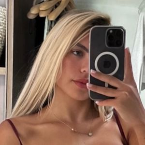 Day Magalhães, apontada como affair de Vini Jr., rouba a cena na web com corpo definido em fotos ousadas de biquíni. Veja!