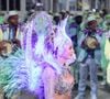 Paolla Oliveira esbanjou charme e samba no pé no desfile da Grande Rio