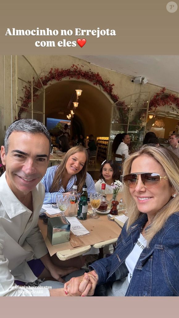 César Tralli, Ticiane Pinheiro, a filha do casal, Manuella, e Rafaella Justus, filha da apresentadora almoçaram no Rio no final de semana