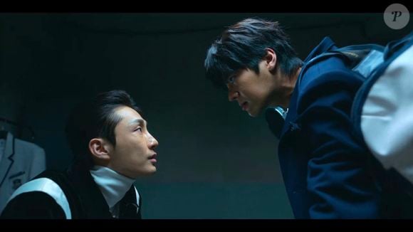 Na Baek-jin e Park Hu-min eram amigos desde a infância quando Hu-min ensinou o amigo a aprender a lutar para lidar com valentões