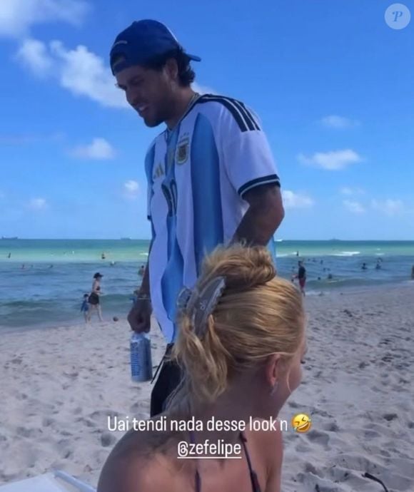 Virgínia e Zé Felipe foram flagrados juntos na praia neste domingo, 11 de outubro de 2026