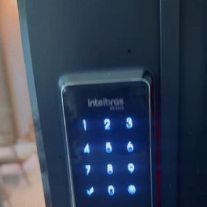 Mãe do cantor Zé Felipe, Poliana Rocha falou com os seguidores por meio dos stories no Instagram que foi até o dermatologista.