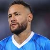 'Neymar está extremamente abatido e mancando bastante': bastidor de grave lesão grau 2 do jogador é revelada por jornalista da Globo