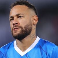 'Neymar está extremamente abatido e mancando bastante': bastidor de grave lesão grau 2 do jogador é revelada por jornalista da Globo