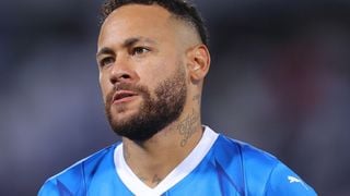 'Neymar está extremamente abatido e mancando bastante': bastidor de grave lesão grau 2 do jogador é revelada por jornalista da Globo