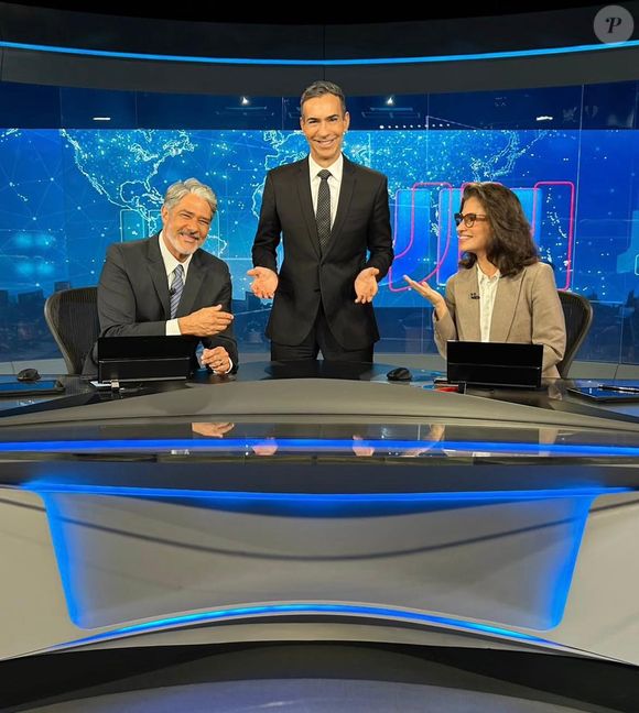 Momento histórico: William Bonner aparece sorridente nos bastidores de sua despedida do Jornal Nacional