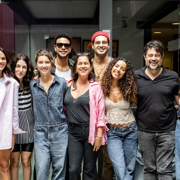 Foto divulgada à imprensa do elenco da série 'Amor da Minha Vida 2'.