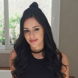Bruna Biancardi mudou seu estilo de maquiagem: antes, a influenciadora preferia maquiagens bem coloridas