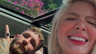 Bateu arrependimento, Léo Pereira? Karoline Lima revela surpresa com flores e café da manhã uma semana após separação do jogador do Flamengo