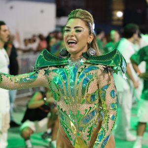 Fabíola de Andrade quase desistiu de desfilar em 2025 no carnaval da Mocidade após a prisão do marido, Rogério de Andrade
