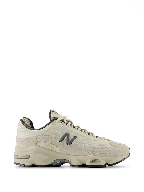 Novo New Balance 1000D em tom creme vira aposta fashion para quem quer substituir os clássicos tênis brancos no dia a dia