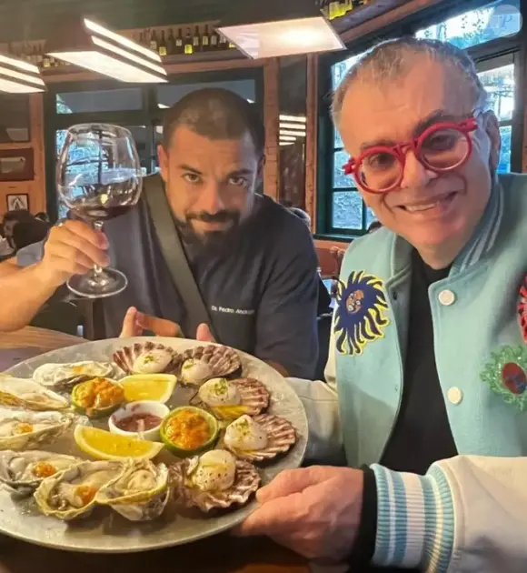 Pedro Andrade é queridinho de famosos como Preta Gil e Walcyr Carrasco