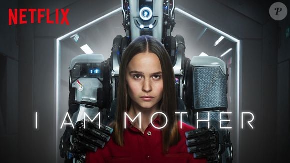 6. I Am Mother (Netflix)

Uma jovem é criada por um robô em um bunker pós-apocalíptico. Parece seguro, até que segredos sombrios aparecem. Se você gosta de um suspense inteligente, esse é o filme.