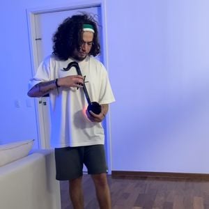 Whindersson Nunes ainda apareceu com um cachorro em um registro fofo após deixar clínica psiquiátrica