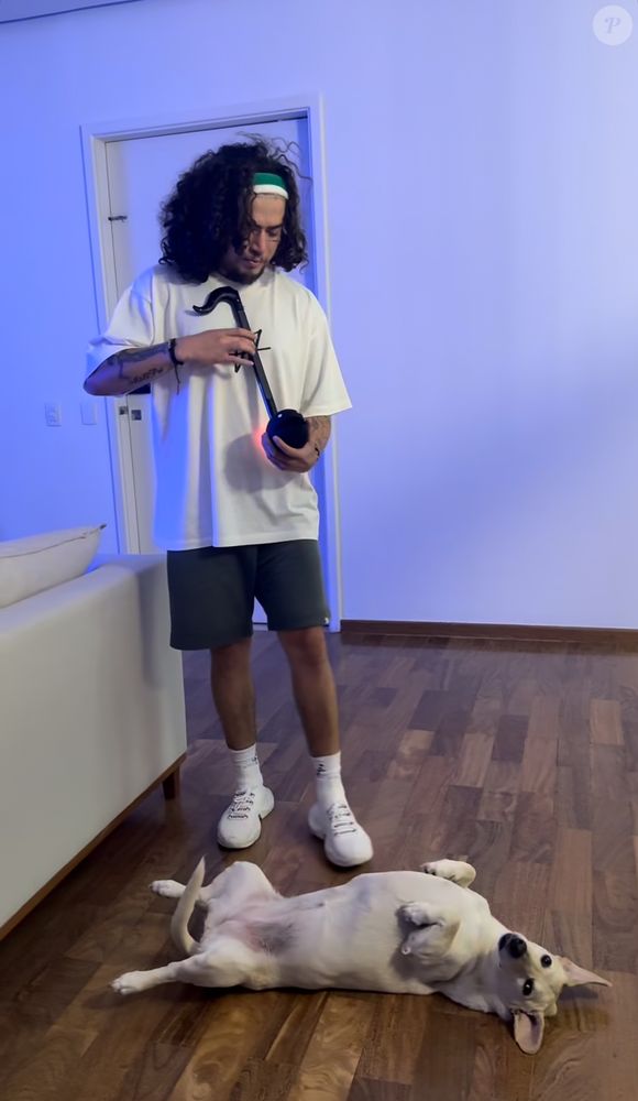 Whindersson Nunes ainda apareceu com um cachorro em um registro fofo após deixar clínica psiquiátrica