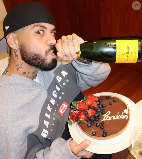 Zé Felipe e Virginia Fonseca fazem viagem internacional para celebrar o aniversário do cantor.