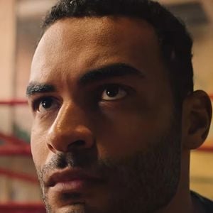 Vinicius Neri interpreta Marcelo em ‘Fúria’, série da Netflix sobre um homem encontrado sem memória que tenta reconstruir a própria vida no universo do MMA